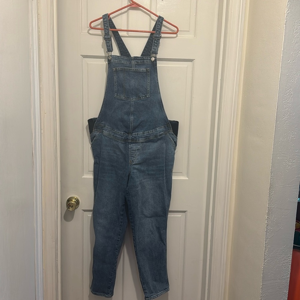GUC Old Navy Light Wash Maternity Jean Denim Overalls Size 14